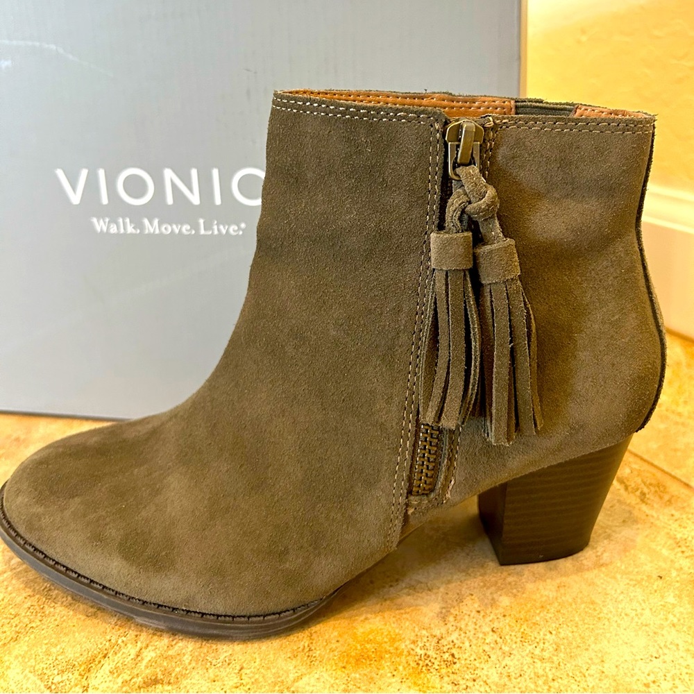 VIONIC Madeline Leather Ankle Boots - Olive - Size 7 🧙‍♀️HP🧙‍♀️